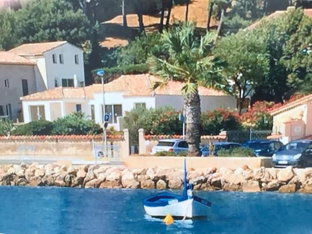 Ma Cabane De Pecheur Pieds Dans L'Eau - Lit Queen Size Saint-Mandrier-sur-Mer Exterior photo